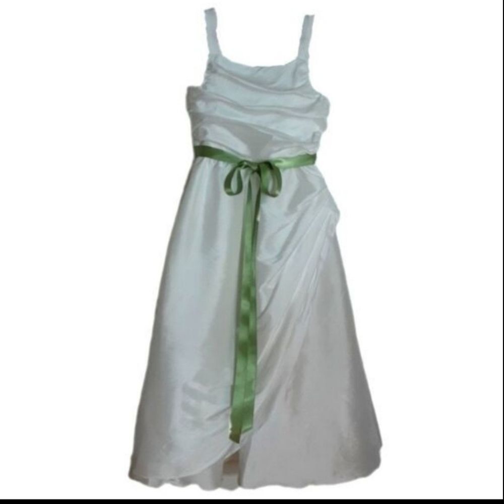Rosebuds Flowergirl Dress Removable Sage Green Sash Sz‎ 6